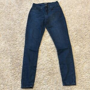Levi High Waisted Skinny Jeans 4 W27